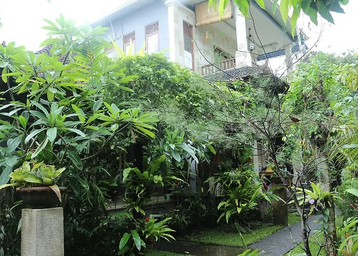 ゲストハウス Karang Mesari