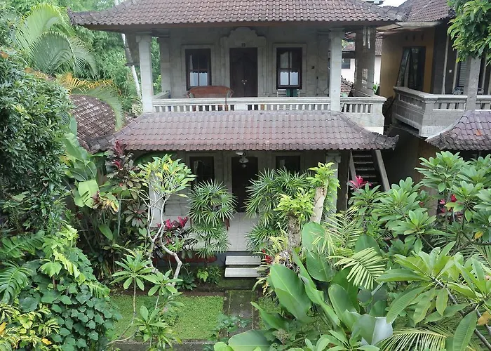 ゲストハウス Karang Mesari *