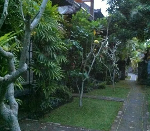 ゲストハウス Karang Mesari ウブド