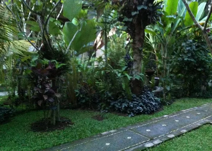 ゲストハウス Karang Mesari ウブド
